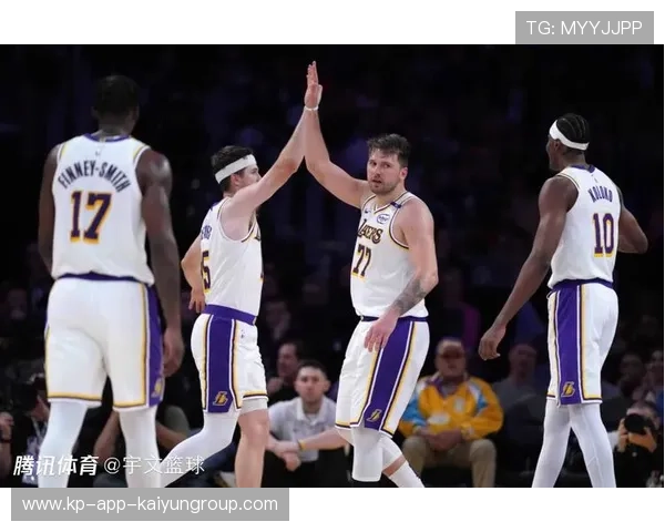 东契奇三双湖人胜热火，替补神将轰25+8+4断，东契奇加盟湖人