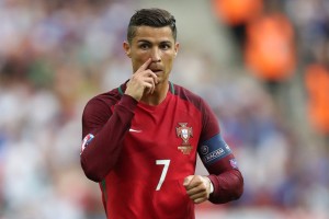 KAIYUNAPP-交易窗口前瞻：球队可能的补强名单与策略分析，足球补强